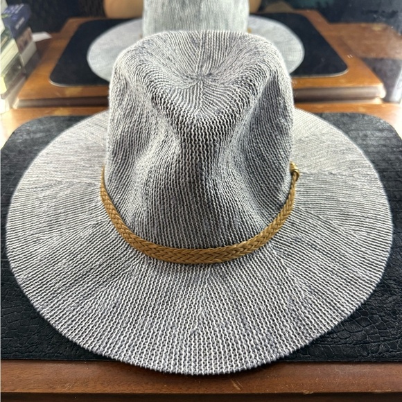 Accessories - Stylish Gray/Bluish and Tan Band Women's Hat
